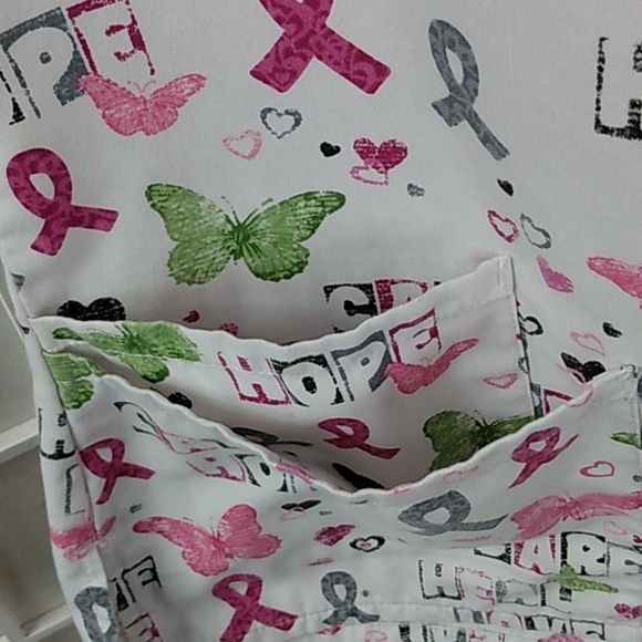 SB Scrub Top โ Pink/White โ V-Neck โ Sizeโ S - Picture 6 of 9